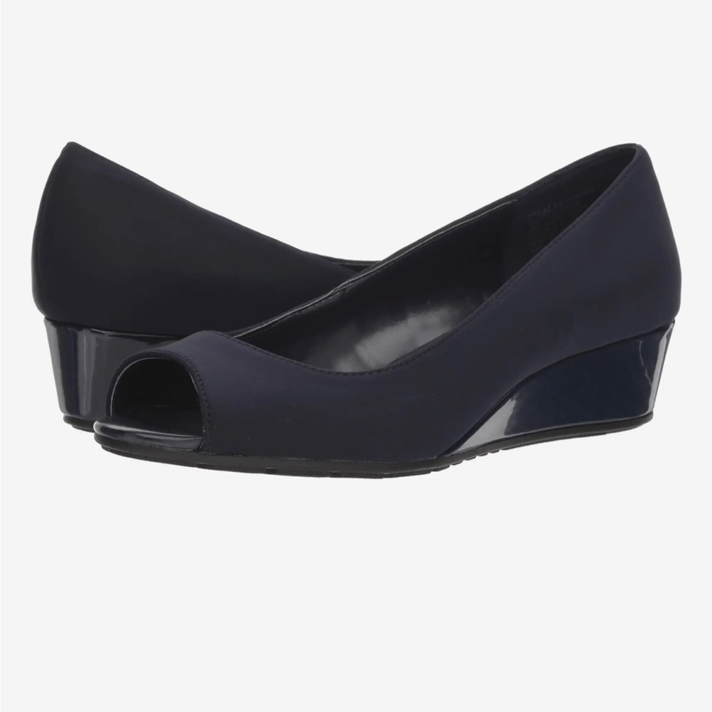 Bandolino Candra Peep-Toe Wedge. Navy 9.5. NWOB